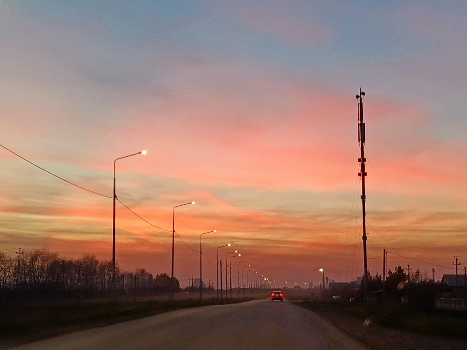 Ҡәберҙәре йәнәш, тип хис итәм (Хикәйә) Гөлнур Ҡыуатова