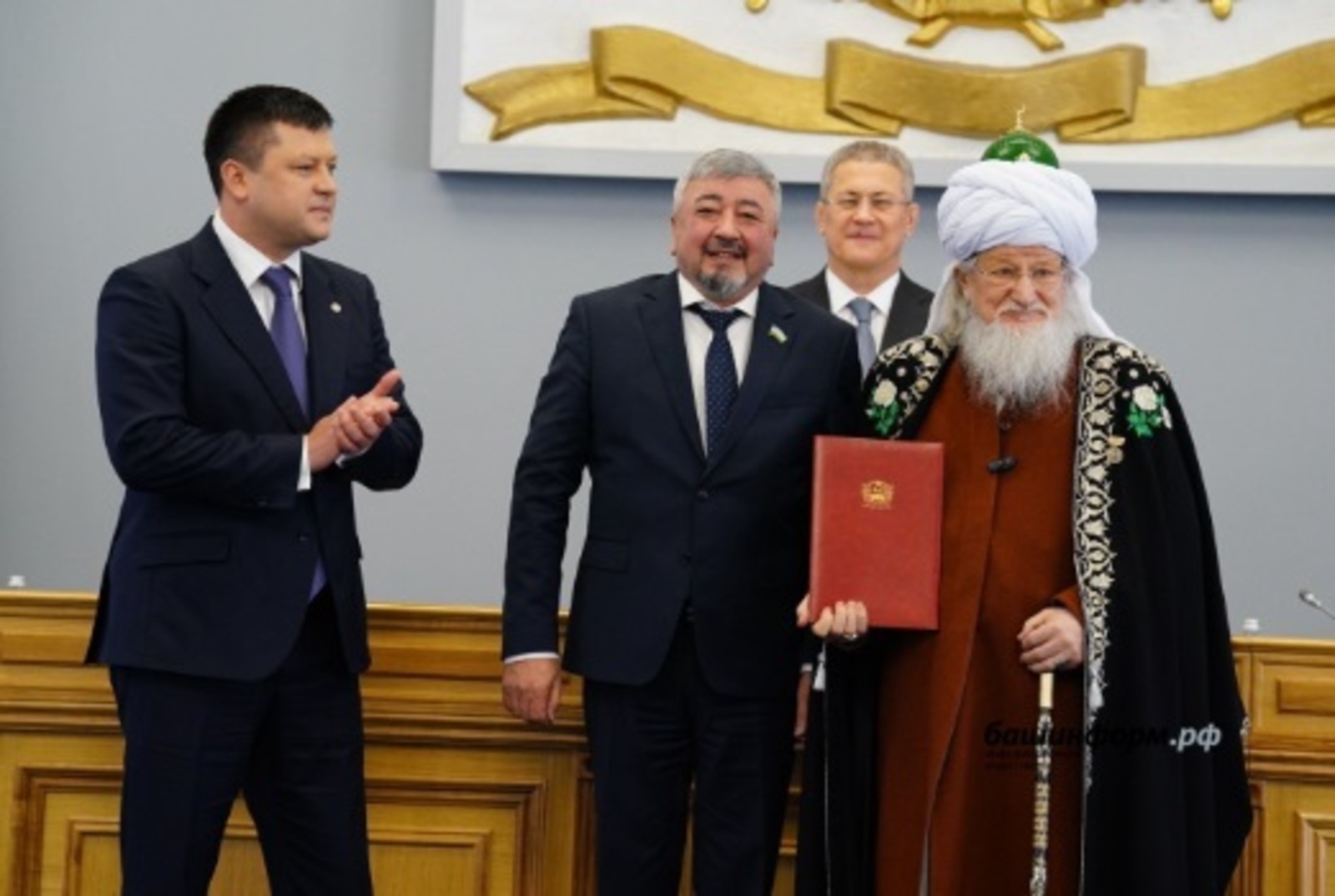 Юғары мөфтөй Тәлғәт Тажетдин  - «Өфөнөң почетлы гражданы»