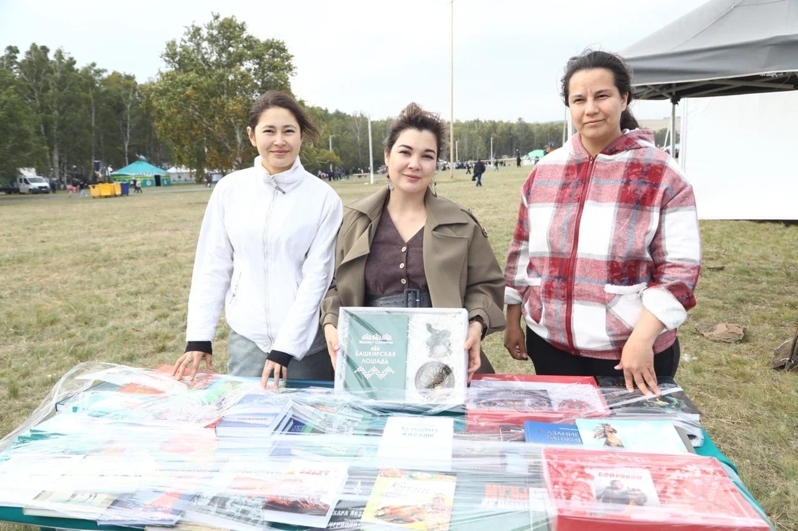 «Китап» нәшриәте фестивалдә Урал Аръяғы авторҙарының китаптарын тәҡдим итте